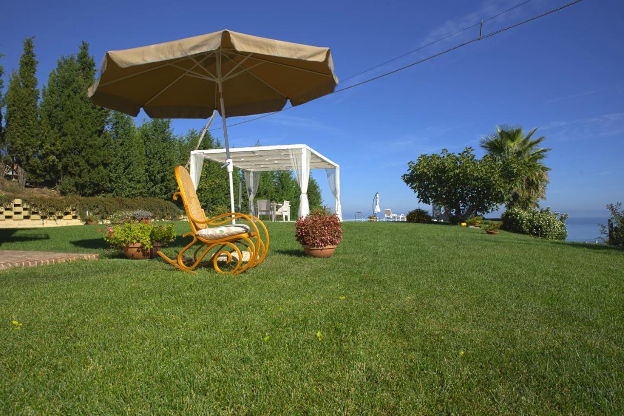In Collina Sul Mare... Villa Montenero di Bisaccia Exteriör bild